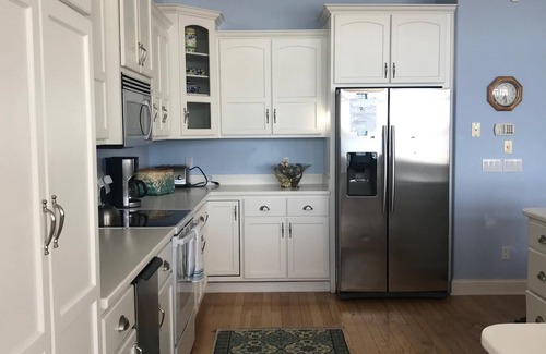 Enchanted Hills House | Large Lakefront, 5 bdrm, 5 bath, Elevator, Pure Sand Bottom Great for Swimming