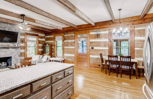 Terrell Cabin | Large, Lakefront Luxury Cabin on Lake Norman