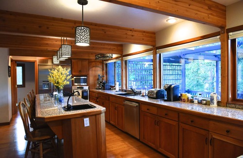 Mount Shasta House | Large luxury 4600' Mt. Shasta Home on Resort Golf Course w/Breathtaking Views