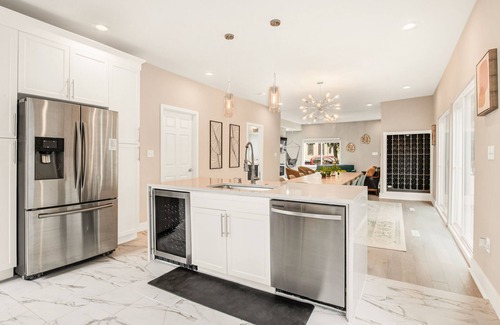 Lower East Side House | Large Luxury Home - Perfect for Groups - Downtown