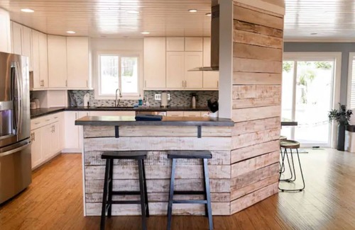 Athens - Sweetwater House | Large Manor with mountain views, pool, hot tub