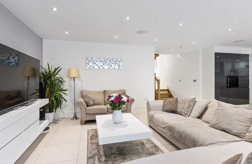 Rochester House | Large modern cottage - Kent (35 minutes from London)