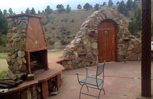 Eagle Nest Cabin | Large Mountain Cabin Near Angel Fire & Red River - 6+ Bedrooms - On 100 Acres