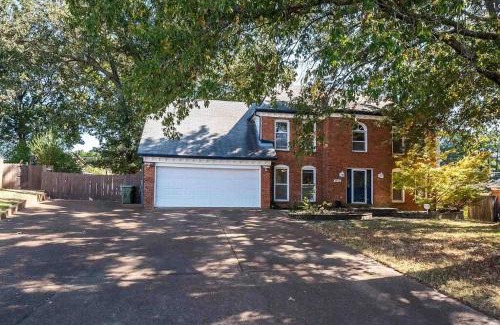 Cordova House | Large near Shops/Dining & easy access to freeway