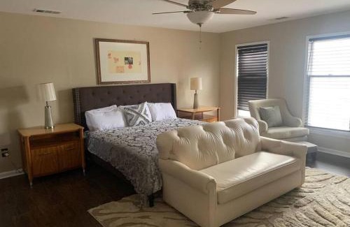 Cordova House | Large near Shops/Dining & easy access to freeway