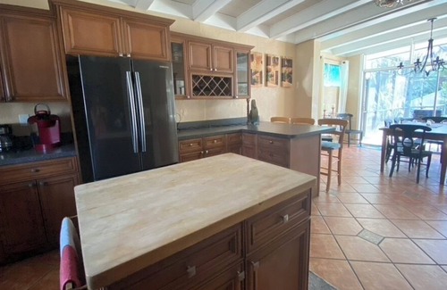 Belle Vista House | Large Pool Home 15 min Walk to the Beach, Close to Everything