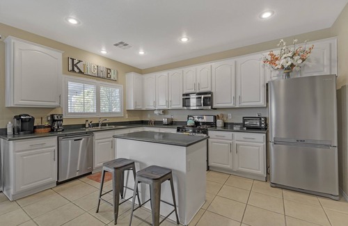 Spring Valley House | Large Pool & Spa + Pool Table, BBQ, Amenities. Close To Vegas Strip!