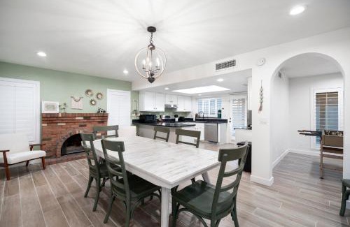 Foxfire House | Large Pool With Diving Board, Remodeled 3bdrm, Near State Farm STDM and More!