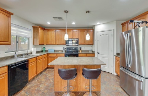 Coolidge House | Large Pool & Yard w/Bocce: Oasis in Coolidge!