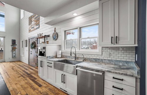 Hartford House | Large Private estate just minutes from Erin Hills Golf course