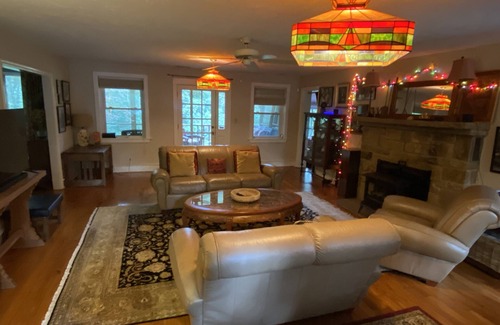 Huntsville House | Large private Monte Sano mountain Bungalow Sleeps 7-9