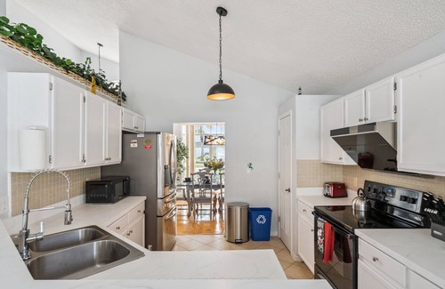 Lake Davenport Estates House | Large Private Pool! Family-sized house 25 minutes to the theme parks!