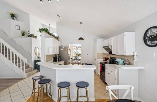 Lake Davenport Estates House | Large Private Pool! Family-sized house 25 minutes to the theme parks!