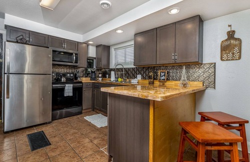 Dubuque Apartment | Large & Private w/King Bed Great Location