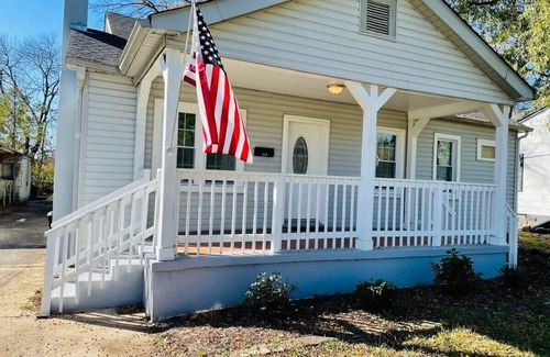 Crestline Heights House | Large, Renovated On E. Lake Park! Comfy Cottage