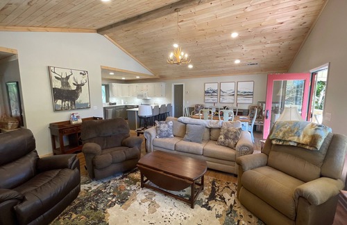 Sky Valley Cabin | Large Resort Cabin with Breathtaking Mountain Views + Firepit