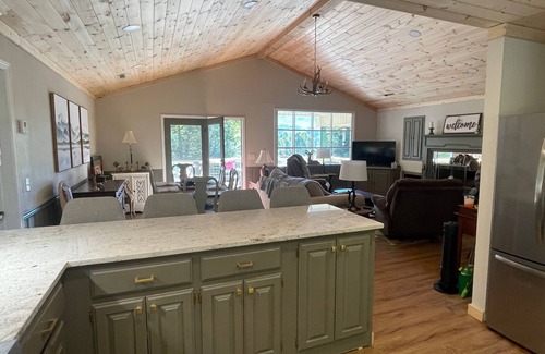 Sky Valley Cabin | Large Resort Cabin with Breathtaking Mountain Views + Firepit