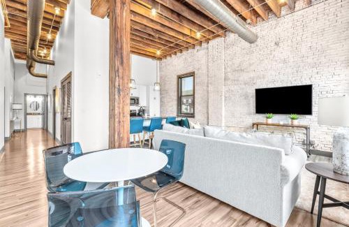 Downtown St. Louis Apartment | Large Riverfront Loft - Walk to Arch & America's Center