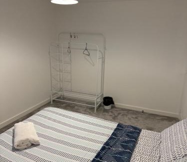 Iwade House | Large Room, 10 Min to Station