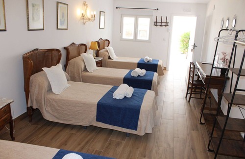 Cuevas Del Almanzora Hotel | LARGE ROOM IDEAL FOR FAMILIES OR FRIENDS