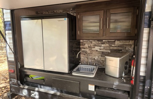 Hamilton House | Large RV in Beautiful, Natural Setting!