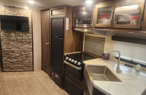 Hamilton House | Large RV in Beautiful, Natural Setting!
