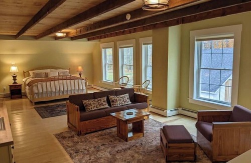 Rumney Apartment | Large studio with private bath and kitchenette