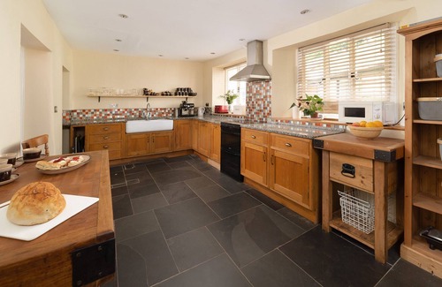 Broadwoodkelly Cottage | Large thatched cottage in Devon