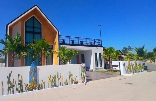 Rayong Villa | Large villa with private pool, 600m from Mae Rumphueng beach and near Koh Samet