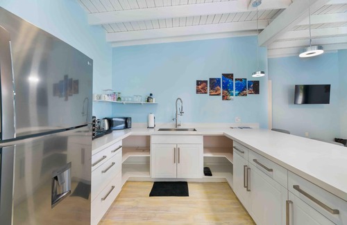 Antoneys Cay Villa | Large West Bay Beach Villa with private pool. Easy walk to beach. Quiet oasis.