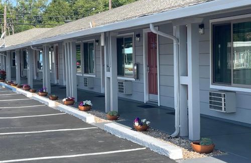 Willits Hotel | Lark Motel Willits