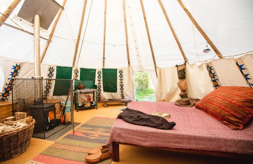 Llangeler Hotel | Larkhill Tipis and Yurts
