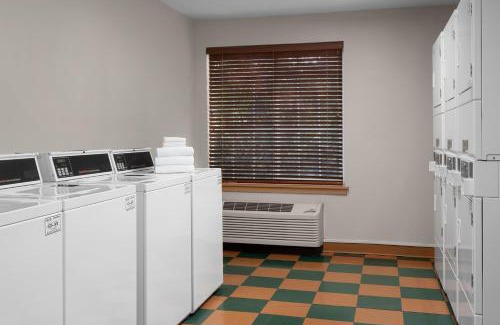 Folsom Hotel | Larkspur Landing Extended Stay Suites Folsom