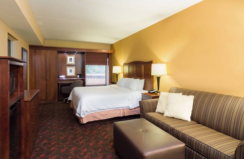 Carlisle Hotel | Larkspur Landing Select Carlisle