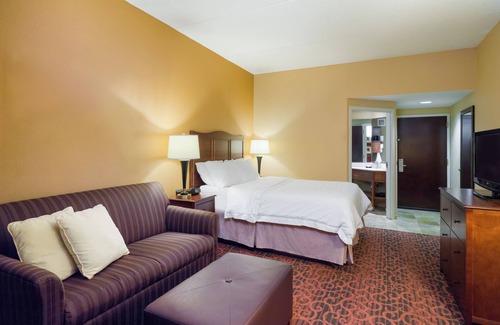 Carlisle Hotel | Larkspur Landing Select Carlisle