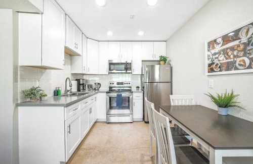 Camelback East Apartment | LaRocco On Turney Biltmore