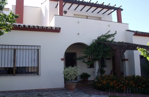 Los Barrios Ski Chalet | Las Camelias Chalet House