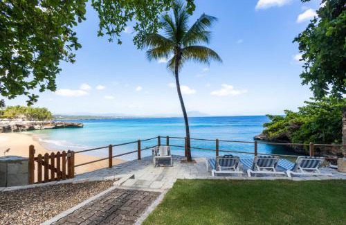 El Batey Apartment | "Las Galerias" - Beach Front - A Gem!