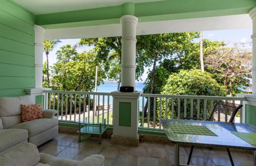 El Batey Apartment | "Las Galerias" - Beach Front - A Gem!