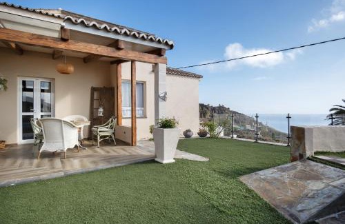 Jedey House | Las Golondrinas