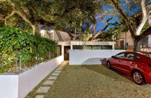 Colee Hammock House | Las Olas Hammocks Unit 4 By Pmi