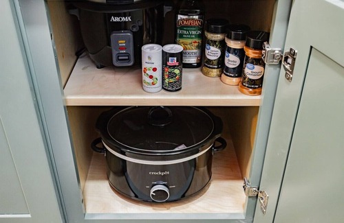 Gateway District House | Las Vegas Downtown Private Modern x2 Suite Retreat