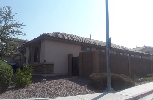 North Las Vegas House | Las Vegas Rest stop. Cozy Escape! Crash here!