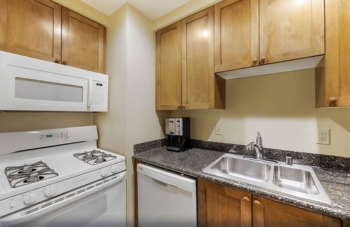 Enterprise Hotel | Las Vegas Retreat:2 Relaxing Units,Free Parking, Onsite Pool!Near Airport
