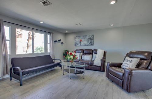 Las Vegas House | Las Vegas Retreat with Yard Less Than 5 Mi to Strip!