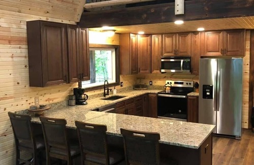 Rockbridge Cabin | Last Minute and Early Bird Discount -20 Acres in Hocking Hills-Copperhead Cabin