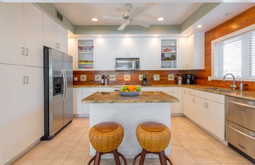 White St. Gallery House | LATITUDE 24 ~ 3 B/3 Ba Two-Story Home in Old Town with Lush Outdoor Oasis!