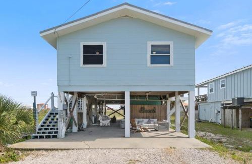 Fort Morgan Pines House | Latitude Adjustment Beach House