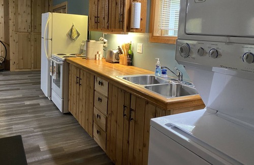 Irons Cabin | Latitude Adjustment Cabin- Close to all up north activities!!