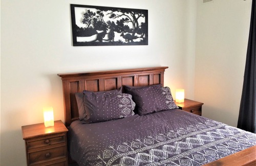 Traralgon House | Latrobe Valley Guest House - 4 Bedrooms - 2 Bathrooms